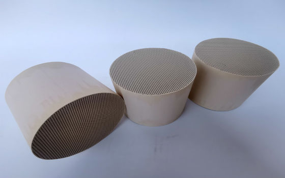 निकास पैलेडियम ऑटोमोटिव उत्प्रेरक EU4 5 6 हनीकॉम्ब सिरेमिक सब्सट्रेट Ceramic